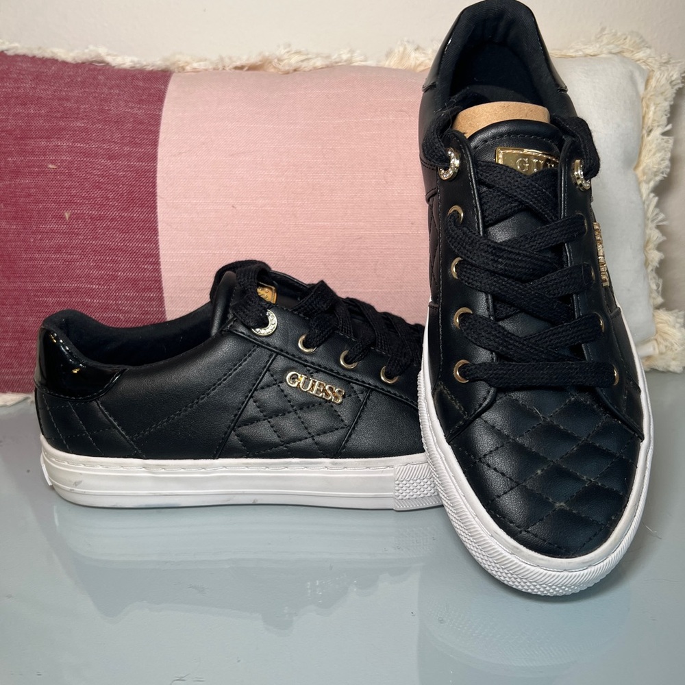 NEW! GUESS Women’s Loven Sneakers